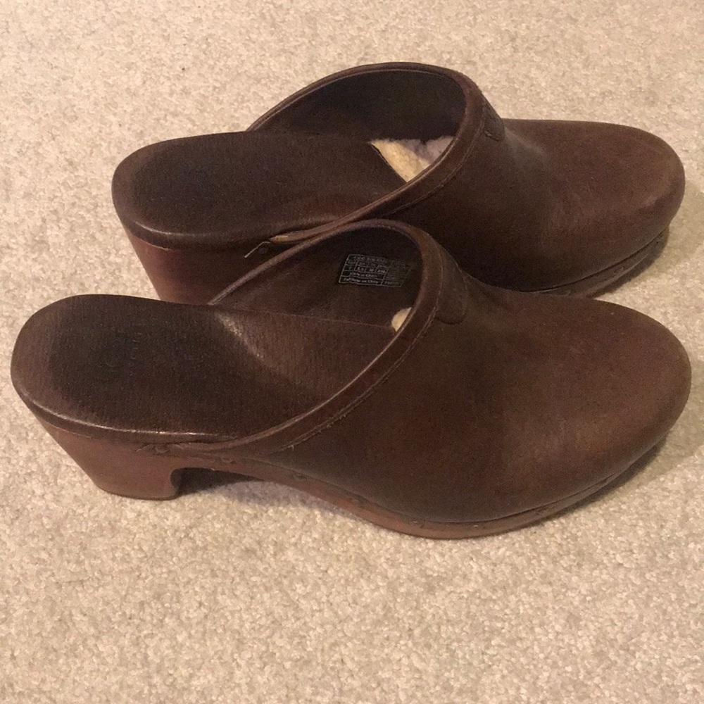 UGG CLOGS! - Picture 2 of 5